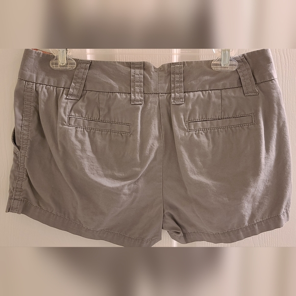 J Crew Chino Grey Shorts Size 6 - Picture 3 of 3